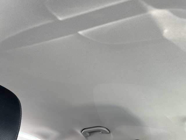 メルセデス・ベンツ Ｃ１８０ アバンギャルド 埼玉県 2014(平26)年 8万km ポーラホワイト 運転席、助手席シートヒーター/運転席、助手席パワーシート/純正フロアマット/純正ナビ/CDチェンジャー/Bluetooth/フルセグTV/アイドリングストップ/クルーズコントロール/オートエアコン/MTモード付/ETC/バックカメラ/純正17インチアルミホイール/横滑り防止装置/レーンキープアシスト/オートライト/前後コーナーセンサー/PRE-SAFE/LEDヘッドライト/ハーフレザーシート