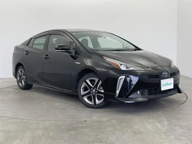 トヨタ プリウス A ツーリングセレクション 富山県 2019(令1)年 6.2万km アティチュードブラックマイカ 純正メモリナビ　　/フルセグ　ＢＴ　ＤＶＤ　/全方位カメラ　/ＥＴＣ２．０　/スマートキー　/スペアキー/レーダークルーズ　/ＬＥＤオートライト　/レザーシート　　/シートヒーター　/ＡＣ１００Ｖ　/ＨＵＤ　/ＢＳＭ/パーキングアシスト/社外AW付き冬タイヤ4本車載/トヨタセーフティセンス/パワーシート /ドライブレコーダー/4WD/オートハイビーム