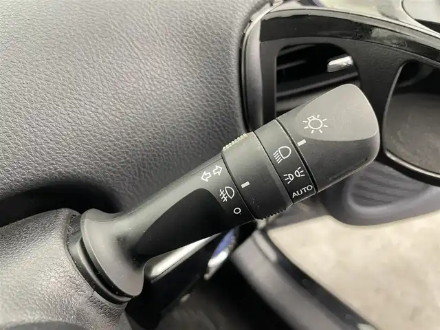 トヨタ プリウス A ツーリングセレクション 富山県 2019(令1)年 6.2万km アティチュードブラックマイカ 純正メモリナビ　　/フルセグ　ＢＴ　ＤＶＤ　/全方位カメラ　/ＥＴＣ２．０　/スマートキー　/スペアキー/レーダークルーズ　/ＬＥＤオートライト　/レザーシート　　/シートヒーター　/ＡＣ１００Ｖ　/ＨＵＤ　/ＢＳＭ/パーキングアシスト/社外AW付き冬タイヤ4本車載/トヨタセーフティセンス/パワーシート /ドライブレコーダー/4WD/オートハイビーム