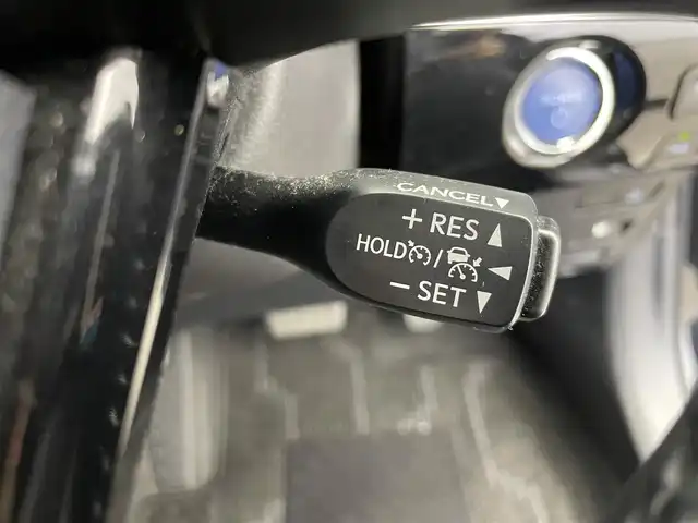 トヨタ プリウス A ツーリングセレクション 富山県 2019(令1)年 6.2万km アティチュードブラックマイカ 純正メモリナビ　　/フルセグ　ＢＴ　ＤＶＤ　/全方位カメラ　/ＥＴＣ２．０　/スマートキー　/スペアキー/レーダークルーズ　/ＬＥＤオートライト　/レザーシート　　/シートヒーター　/ＡＣ１００Ｖ　/ＨＵＤ　/ＢＳＭ/パーキングアシスト/社外AW付き冬タイヤ4本車載/トヨタセーフティセンス/パワーシート /ドライブレコーダー/4WD/オートハイビーム