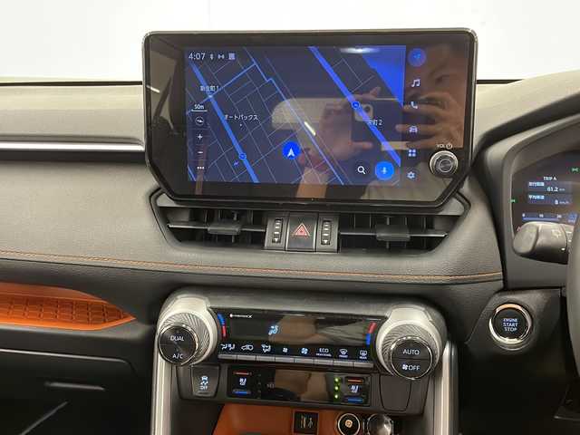 トヨタ ＲＡＶ４ アドベンチャー 道央・札幌 2022(令4)年 2.1万km アーバンカーキ /4WD//純正ナビ/（フルセグ/ラジオ/BT）//レーダークルーズコントロール//ETC2.0//衝突被害軽減システム//横滑り防止装置//ハンドルヒーター//サンルーフ//シートヒーター（運転席、助手席）//パワーシート（運転席、助手席）//ステアリングスイッチ//ハーフレザーシート//オートライト//オートハイビーム//フォグライト//スペアキー
