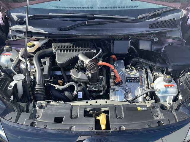 日産 オーラ G FOUR レザーエディション 岩手県 2022(令4)年 3.8万km ピンクⅡ ＢＯＳＥパーソナルサウンド　日産コネクト９型ナビ　プロパイロット　全周囲Ｃ　フルセグ　デジタルインナーミラー　ＨＤＭＩ　本革シートヒーター　Ｑｉワイヤレス充電　ステアヒーター　ＢＳＭ　純正１７ＡＷ