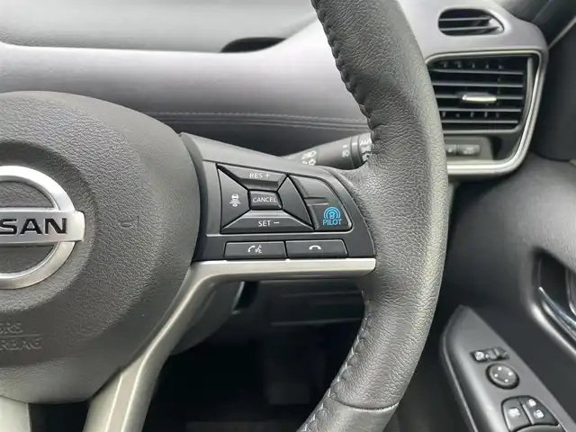 日産 セレナ ハイウェイスター V 兵庫県 2020(令2)年 2.2万km ブリリアントホワイトパール ・ワンオーナー/・純正OP10インチナビ（MM520D-L）/・地デジ/DVD/BT/・ナビ連動ドライブレコーダー前後/・アラウンドビューモニター/・ステアリングリモコン/・両側パワースライドドア/・ETC/・純正16インチAW/・オートLEDヘッドランプ/・インテリジェントルームミラー/・プロパイロット/・LDW（車線逸脱警報）/・LDP（車線逸脱防止支援）/・BSW（後側方車両検知警報）/・BSI（後側方衝突防止支援）/・エマージェンシーブレーキ/・標識認識機能/・ハイビームアシスト