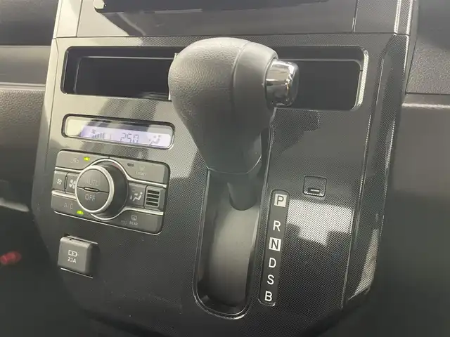 トヨタ ルーミー G 岡山県 2022(令4)年 2.7万km パールホワイトⅢ メモリーナビ/【Bluetooth/フルセグTV/CD】/型番:MDV-D208BT/両側パワースライドドア/バックカメラ/衝突軽減ブレーキシステム/社外ドライブレコーダー（前）/LEDヘッドライト/オートライト/ETC/アイドリングストップ/プッシュスタート/スマートキー×1