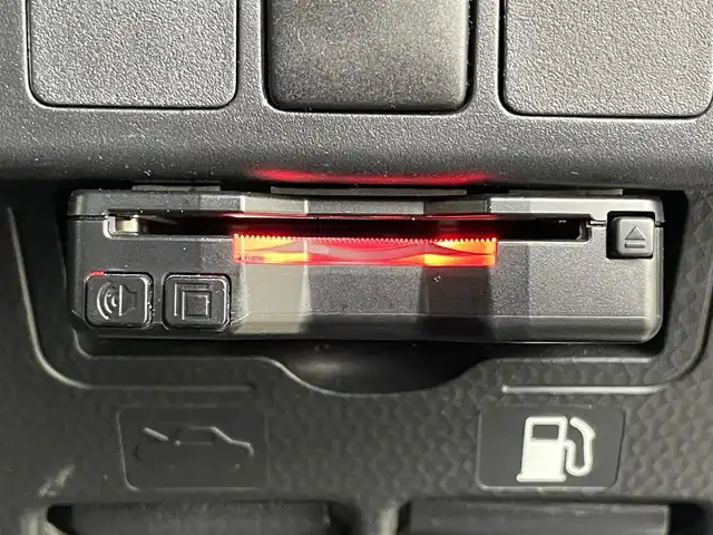 トヨタ ルーミー G 岡山県 2022(令4)年 2.7万km パールホワイトⅢ メモリーナビ/【Bluetooth/フルセグTV/CD】/型番:MDV-D208BT/両側パワースライドドア/バックカメラ/衝突軽減ブレーキシステム/社外ドライブレコーダー（前）/LEDヘッドライト/オートライト/ETC/アイドリングストップ/プッシュスタート/スマートキー×1