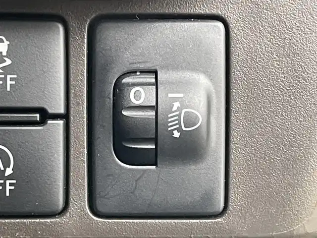 トヨタ ルーミー G 岡山県 2022(令4)年 2.7万km パールホワイトⅢ メモリーナビ/【Bluetooth/フルセグTV/CD】/型番:MDV-D208BT/両側パワースライドドア/バックカメラ/衝突軽減ブレーキシステム/社外ドライブレコーダー（前）/LEDヘッドライト/オートライト/ETC/アイドリングストップ/プッシュスタート/スマートキー×1