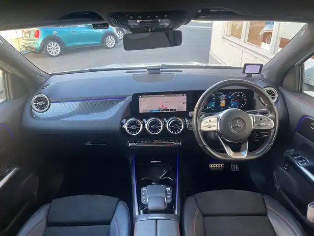 メルセデス・ベンツ ＧＬＡ２００ｄ 4マチック AMGライン 山梨県 2021(令3)年 2.9万km ポーラホワイト １オーナー/パノラマＳＲ/黒半革/シートＨ　/純正ＨＤＤナビ　/フルセグ　/ＡｐｐｌｅＣａｒＰｌａｙ　/ＡｎｄｒｏｉｄＡｕｔｏ　/全方位カメラ　/ＬＥＤヘッドライト　/オートハイビーム　/パワーバックドア　/フットオープナ/パドルシフト/社外レーダー/