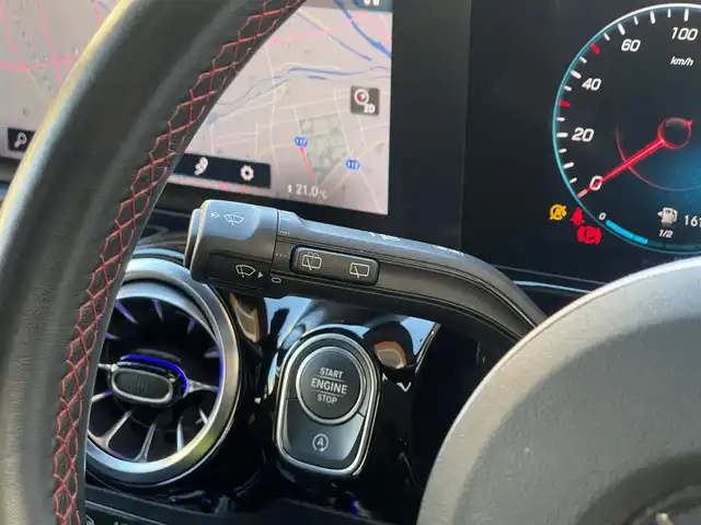メルセデス・ベンツ ＧＬＡ２００ｄ 4マチック AMGライン 山梨県 2021(令3)年 2.9万km ポーラホワイト １オーナー/パノラマＳＲ/黒半革/シートＨ　/純正ＨＤＤナビ　/フルセグ　/ＡｐｐｌｅＣａｒＰｌａｙ　/ＡｎｄｒｏｉｄＡｕｔｏ　/全方位カメラ　/ＬＥＤヘッドライト　/オートハイビーム　/パワーバックドア　/フットオープナ/パドルシフト/社外レーダー/