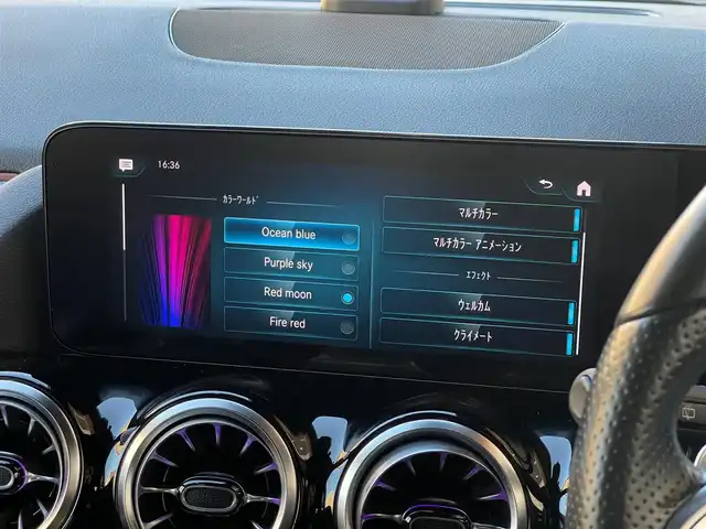メルセデス・ベンツ ＧＬＡ２００ｄ 4マチック AMGライン 山梨県 2021(令3)年 2.9万km ポーラホワイト １オーナー/パノラマＳＲ/黒半革/シートＨ　/純正ＨＤＤナビ　/フルセグ　/ＡｐｐｌｅＣａｒＰｌａｙ　/ＡｎｄｒｏｉｄＡｕｔｏ　/全方位カメラ　/ＬＥＤヘッドライト　/オートハイビーム　/パワーバックドア　/フットオープナ/パドルシフト/社外レーダー/
