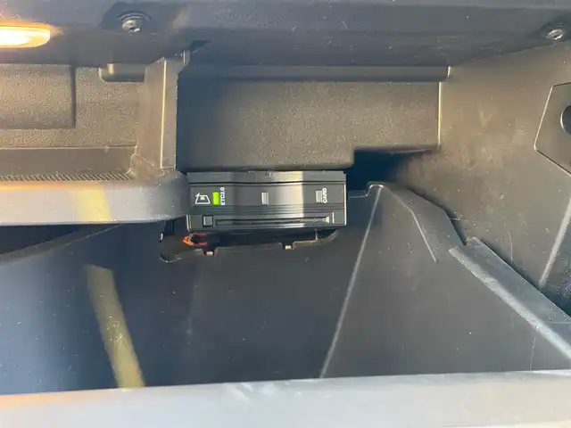 メルセデス・ベンツ ＧＬＡ２００ｄ 4マチック AMGライン 山梨県 2021(令3)年 2.9万km ポーラホワイト １オーナー/パノラマＳＲ/黒半革/シートＨ　/純正ＨＤＤナビ　/フルセグ　/ＡｐｐｌｅＣａｒＰｌａｙ　/ＡｎｄｒｏｉｄＡｕｔｏ　/全方位カメラ　/ＬＥＤヘッドライト　/オートハイビーム　/パワーバックドア　/フットオープナ/パドルシフト/社外レーダー/