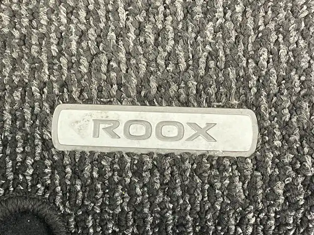 日産 ルークス ハイウェイスター X 群馬県 2022(令4)年 2.8万km ブラック 雹害　純正ナビ　フルセグＴＶ　アラウンドビューモニター　片側スライドドア　アイドリングストップ機能　プッシュスタート　ステアリングスイッチ　オートエアコン　前方ドライブレコーダー　ＬＥＤ　ＥＴＣ