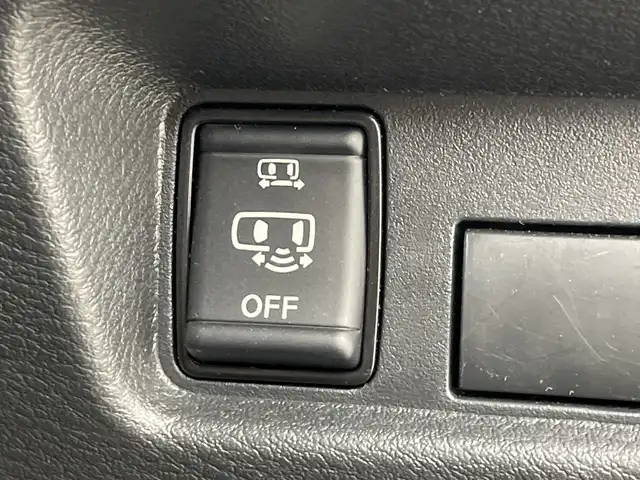 日産 ルークス ハイウェイスター X 群馬県 2022(令4)年 2.8万km ブラック 雹害　純正ナビ　フルセグＴＶ　アラウンドビューモニター　片側スライドドア　アイドリングストップ機能　プッシュスタート　ステアリングスイッチ　オートエアコン　前方ドライブレコーダー　ＬＥＤ　ＥＴＣ