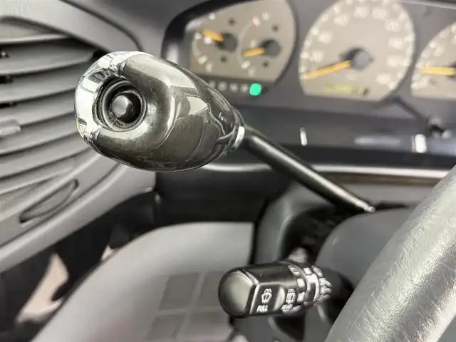 トヨタ ハイエース レジアス ウインドツアラー 愛知県 1997(平9)年 13.2万km ブルーイッシュシルバーM 対面シート/ツインサンルーフ/ルーフレール/カーテン/純正OPナビ/ドラレコ/WAC/ECT/電格ミラー/ドアバイザー/ハロゲンヘッドライト/フォグランプ/純正アルミホイール/純正フロアマット