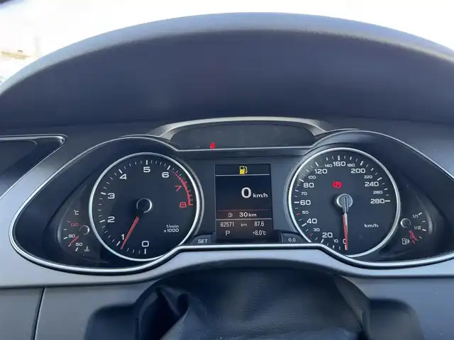 アウディ Ａ４ アバント 2．0 TFSI 広島県 2015(平27)年 6.3万km ミトスブラックメタリック 走行距離：62571km(入庫時)/2.0 TFSI Sラインパッケージ/純正ナビ/バックカメラ/コーナーセンサー/パワーシート(D席・N席)/シートヒータ(D席・N席)/パワーリアゲート/ハーフレザーシート/S-lineロゴ入りスカッフプレート/パドルシフト/ETC