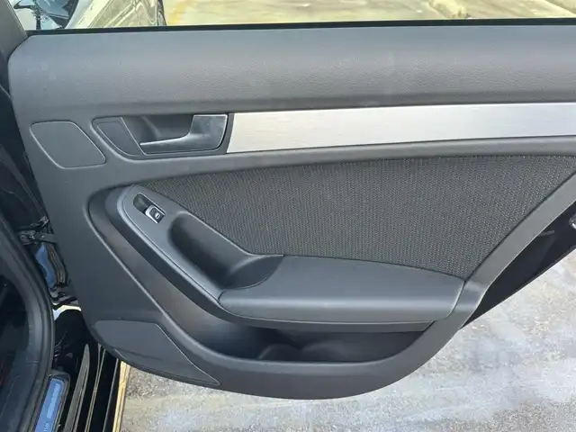 アウディ Ａ４ アバント 2．0 TFSI 広島県 2015(平27)年 6.3万km ミトスブラックメタリック 走行距離：62571km(入庫時)/2.0 TFSI Sラインパッケージ/純正ナビ/バックカメラ/コーナーセンサー/パワーシート(D席・N席)/シートヒータ(D席・N席)/パワーリアゲート/ハーフレザーシート/S-lineロゴ入りスカッフプレート/パドルシフト/ETC