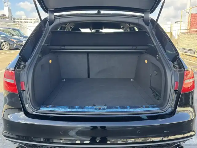 アウディ Ａ４ アバント 2．0 TFSI 広島県 2015(平27)年 6.3万km ミトスブラックメタリック 走行距離：62571km(入庫時)/2.0 TFSI Sラインパッケージ/純正ナビ/バックカメラ/コーナーセンサー/パワーシート(D席・N席)/シートヒータ(D席・N席)/パワーリアゲート/ハーフレザーシート/S-lineロゴ入りスカッフプレート/パドルシフト/ETC