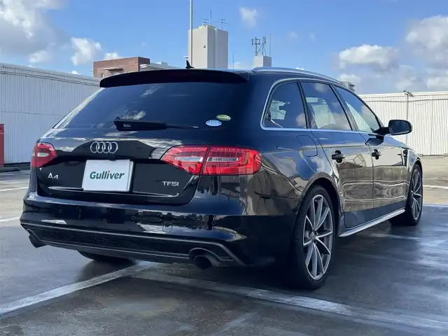 アウディ Ａ４ アバント 2．0 TFSI 広島県 2015(平27)年 6.3万km ミトスブラックメタリック 走行距離：62571km(入庫時)/2.0 TFSI Sラインパッケージ/純正ナビ/バックカメラ/コーナーセンサー/パワーシート(D席・N席)/シートヒータ(D席・N席)/パワーリアゲート/ハーフレザーシート/S-lineロゴ入りスカッフプレート/パドルシフト/ETC