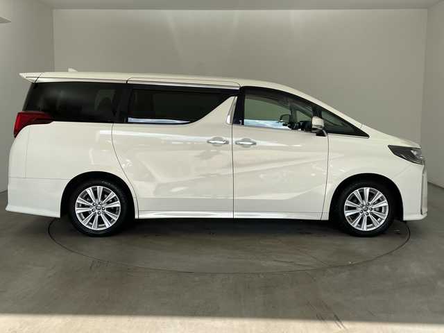 トヨタ アルファード S Aパッケージ 兵庫県 2019(令1)年 3万km ラグジュアリーホワイトパールクリスタルシャインガラスフレーク ・純正10インチナビ（TV・BT・DVD・CD・HDMI・USB）/・フリップダウンモニター/・バックカメラ/・ビルトインETC/・両側パワースライドドア/・レーダークルーズコントロール/・トヨタセーフティセンス/・レーントレーシングアラート/・クリアランスソナー/・パーキングサポートブレーキ/・プリクラッシュセーフティ/・ロードサインアシスト/・nanoe/・先行者発進告知/・LEDオートライト/・LEDフォグランプ/・オートマチックハイビーム/・横滑り防止装置/・電動パーキングブレーキ/・ブレーキホールド/・2列目オットマンシート/・シートリフター/・ALL AUTO PW/・純正18インチアルミホイール/・純正フロアマット/・ステアリングリモコン/・ドアバイザー/・スマートキー/・スペアキー/・プッシュスタート/・電動格納ミラー/・ウインカーミラー/・W＋サイドエアバック/・カーテンエアバック