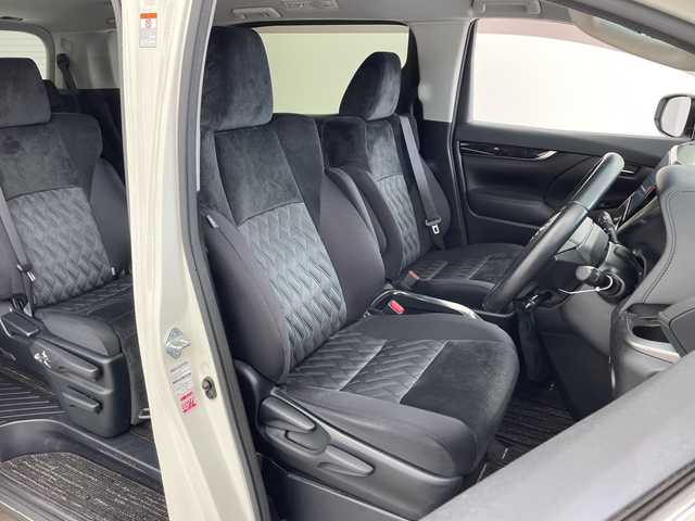 トヨタ アルファード S Aパッケージ 兵庫県 2019(令1)年 3万km ラグジュアリーホワイトパールクリスタルシャインガラスフレーク ・純正10インチナビ（TV・BT・DVD・CD・HDMI・USB）/・フリップダウンモニター/・バックカメラ/・ビルトインETC/・両側パワースライドドア/・レーダークルーズコントロール/・トヨタセーフティセンス/・レーントレーシングアラート/・クリアランスソナー/・パーキングサポートブレーキ/・プリクラッシュセーフティ/・ロードサインアシスト/・nanoe/・先行者発進告知/・LEDオートライト/・LEDフォグランプ/・オートマチックハイビーム/・横滑り防止装置/・電動パーキングブレーキ/・ブレーキホールド/・2列目オットマンシート/・シートリフター/・ALL AUTO PW/・純正18インチアルミホイール/・純正フロアマット/・ステアリングリモコン/・ドアバイザー/・スマートキー/・スペアキー/・プッシュスタート/・電動格納ミラー/・ウインカーミラー/・W＋サイドエアバック/・カーテンエアバック