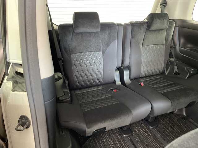 トヨタ アルファード S Aパッケージ 兵庫県 2019(令1)年 3万km ラグジュアリーホワイトパールクリスタルシャインガラスフレーク ・純正10インチナビ（TV・BT・DVD・CD・HDMI・USB）/・フリップダウンモニター/・バックカメラ/・ビルトインETC/・両側パワースライドドア/・レーダークルーズコントロール/・トヨタセーフティセンス/・レーントレーシングアラート/・クリアランスソナー/・パーキングサポートブレーキ/・プリクラッシュセーフティ/・ロードサインアシスト/・nanoe/・先行者発進告知/・LEDオートライト/・LEDフォグランプ/・オートマチックハイビーム/・横滑り防止装置/・電動パーキングブレーキ/・ブレーキホールド/・2列目オットマンシート/・シートリフター/・ALL AUTO PW/・純正18インチアルミホイール/・純正フロアマット/・ステアリングリモコン/・ドアバイザー/・スマートキー/・スペアキー/・プッシュスタート/・電動格納ミラー/・ウインカーミラー/・W＋サイドエアバック/・カーテンエアバック