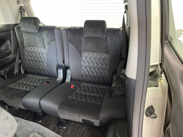 トヨタ アルファード S Aパッケージ 兵庫県 2019(令1)年 3万km ラグジュアリーホワイトパールクリスタルシャインガラスフレーク ・純正10インチナビ（TV・BT・DVD・CD・HDMI・USB）/・フリップダウンモニター/・バックカメラ/・ビルトインETC/・両側パワースライドドア/・レーダークルーズコントロール/・トヨタセーフティセンス/・レーントレーシングアラート/・クリアランスソナー/・パーキングサポートブレーキ/・プリクラッシュセーフティ/・ロードサインアシスト/・nanoe/・先行者発進告知/・LEDオートライト/・LEDフォグランプ/・オートマチックハイビーム/・横滑り防止装置/・電動パーキングブレーキ/・ブレーキホールド/・2列目オットマンシート/・シートリフター/・ALL AUTO PW/・純正18インチアルミホイール/・純正フロアマット/・ステアリングリモコン/・ドアバイザー/・スマートキー/・スペアキー/・プッシュスタート/・電動格納ミラー/・ウインカーミラー/・W＋サイドエアバック/・カーテンエアバック