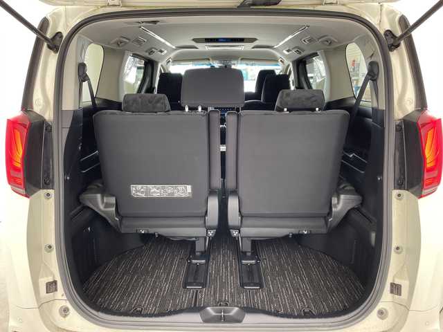 トヨタ アルファード S Aパッケージ 兵庫県 2019(令1)年 3万km ラグジュアリーホワイトパールクリスタルシャインガラスフレーク ・純正10インチナビ（TV・BT・DVD・CD・HDMI・USB）/・フリップダウンモニター/・バックカメラ/・ビルトインETC/・両側パワースライドドア/・レーダークルーズコントロール/・トヨタセーフティセンス/・レーントレーシングアラート/・クリアランスソナー/・パーキングサポートブレーキ/・プリクラッシュセーフティ/・ロードサインアシスト/・nanoe/・先行者発進告知/・LEDオートライト/・LEDフォグランプ/・オートマチックハイビーム/・横滑り防止装置/・電動パーキングブレーキ/・ブレーキホールド/・2列目オットマンシート/・シートリフター/・ALL AUTO PW/・純正18インチアルミホイール/・純正フロアマット/・ステアリングリモコン/・ドアバイザー/・スマートキー/・スペアキー/・プッシュスタート/・電動格納ミラー/・ウインカーミラー/・W＋サイドエアバック/・カーテンエアバック