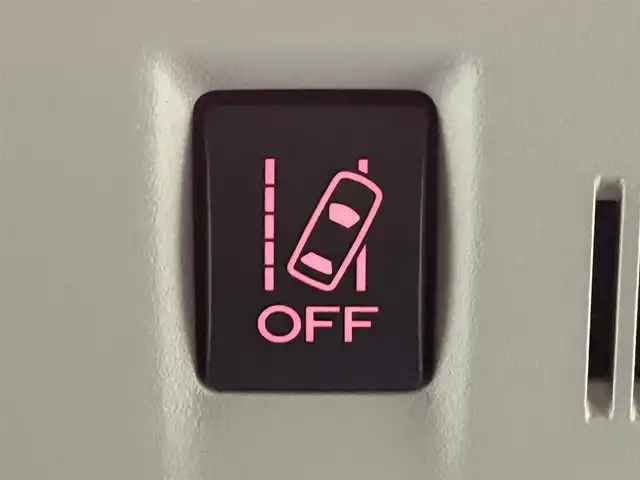 スバル レヴォーグ 1．6GT アイサイト 道央・札幌 2015(平27)年 3.7万km クリスタルホワイトP ・４WD/・社外ＳＤナビ/・バックカメラ/・サイドカメラ/・CD/DVD/BT/フルセグ/SD/iPod/HDMI/USB/・純正前方ドライブレコーダー/・ＥＴＣ/・アイサイト/・横滑り防止装置/・レーダークルーズコントロール/・レーンキープアシスト/・ブラインドスポットモニター/・ヒルディセントコントロール/・電子パーキングブレーキ/・HIDヘッドライト/・オートライト/・前後フォグランプ/・D席パワーシート/・純正フロアマット/・パドルシフト/・防眩ミラー/・トノカバー/・ドアバイザー/・電動格納ウィンカーミラー/・プッシュスタート/・スマートキー/・スペアキー