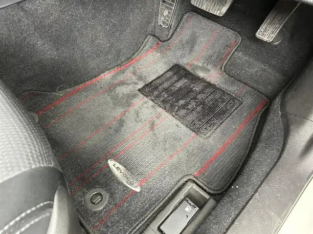 スバル レヴォーグ 1．6GT アイサイト 道央・札幌 2015(平27)年 3.7万km クリスタルホワイトP ・４WD/・社外ＳＤナビ/・バックカメラ/・サイドカメラ/・CD/DVD/BT/フルセグ/SD/iPod/HDMI/USB/・純正前方ドライブレコーダー/・ＥＴＣ/・アイサイト/・横滑り防止装置/・レーダークルーズコントロール/・レーンキープアシスト/・ブラインドスポットモニター/・ヒルディセントコントロール/・電子パーキングブレーキ/・HIDヘッドライト/・オートライト/・前後フォグランプ/・D席パワーシート/・純正フロアマット/・パドルシフト/・防眩ミラー/・トノカバー/・ドアバイザー/・電動格納ウィンカーミラー/・プッシュスタート/・スマートキー/・スペアキー