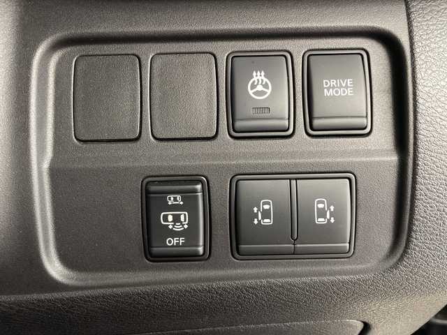 日産 セレナ e－パワー ハイウェイスター G 鹿児島県 2020(令2)年 5.5万km ダイヤモンドブラック 純正１０インチナビ　プロパイロット　１１インチフリップダウンモニター　衝突軽減ブレーキ　アラウンドビューモニター　両側パワースライドドア　ビルトインＥＴＣ　シートヒーター　デジタルインナーミラー