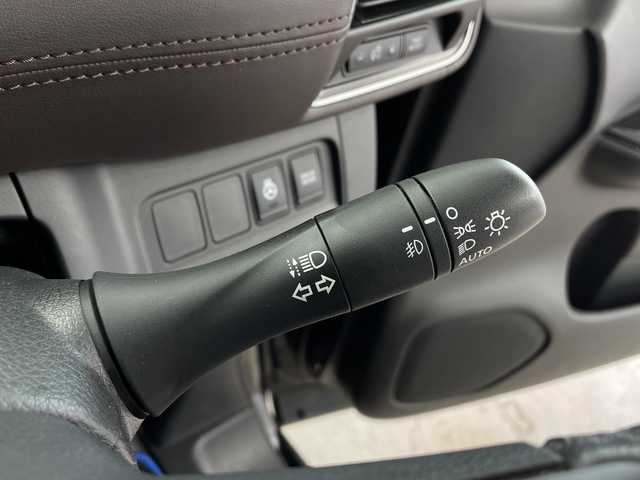 日産 セレナ e－パワー ハイウェイスター G 鹿児島県 2020(令2)年 5.5万km ダイヤモンドブラック 純正１０インチナビ　プロパイロット　１１インチフリップダウンモニター　衝突軽減ブレーキ　アラウンドビューモニター　両側パワースライドドア　ビルトインＥＴＣ　シートヒーター　デジタルインナーミラー