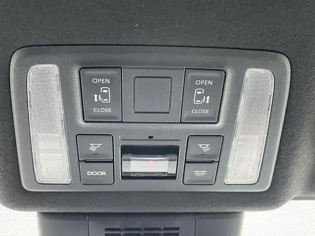 トヨタ ヴォクシー ハイブリッド S－Z 千葉県 2023(令5)年 1.5万km アティチュードブラックマイカ １０．５型純正ナビ　/１４型有機ＥＬフリップダウンモニタ　/３６０°カメラ　/３眼ＬＥＤヘッドライト　/電動パーキングブレーキ　/両側電動スライド　/シートヒーター　/１００Ｖ電源　　/ＥＴＣ２．０　/パーキングアシスト /DVD再生