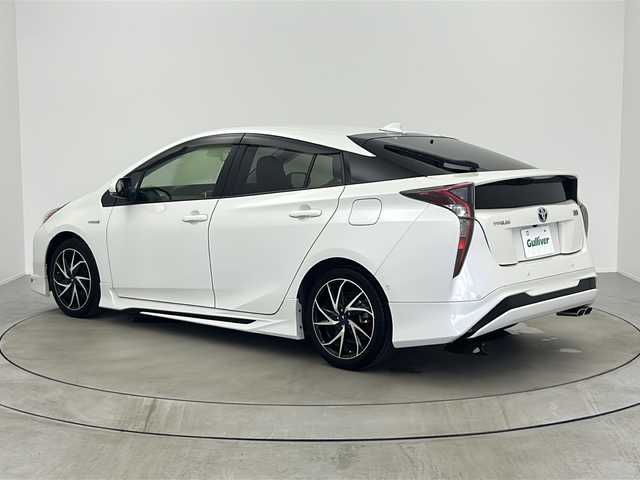 トヨタ プリウス Sセーフティプラス 大阪府 2017(平29)年 6.9万km ホワイトパールクリスタルシャイン Toyota Safety Sense/・プリクラッシュセーフティ/・レーンディパーチャーアラート/・オートハイビーム/純正SDナビ/　ワンセグTV　CD再生機能　Bluetooth接続/バックカメラ/革巻きステアリング/ETC/LEDヘッドライト/ウインカーミラー/クリアランスソナー/モデリスタフルエアロ/モデリスタ17インチアルミホイール/サイド/カーテンエアバッグ/スマートキー