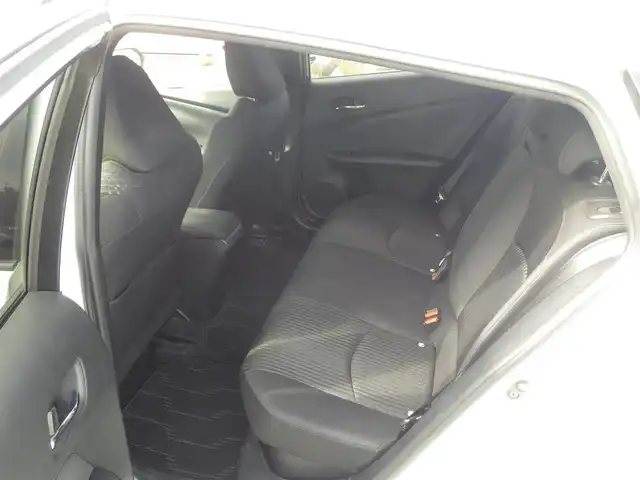 トヨタ プリウス Sセーフティプラス 大阪府 2017(平29)年 6.9万km ホワイトパールクリスタルシャイン Toyota Safety Sense/・プリクラッシュセーフティ/・レーンディパーチャーアラート/・オートハイビーム/純正SDナビ/ワンセグTV/【CD再生機能　Bluetooth接続】/バックカメラ/革巻きステアリング/ETC/LEDヘッドライト/ウインカーミラー/クリアランスソナー/モデリスタフルエアロ/モデリスタ17インチアルミホイール/サイド/カーテンエアバッグ/スマートキー