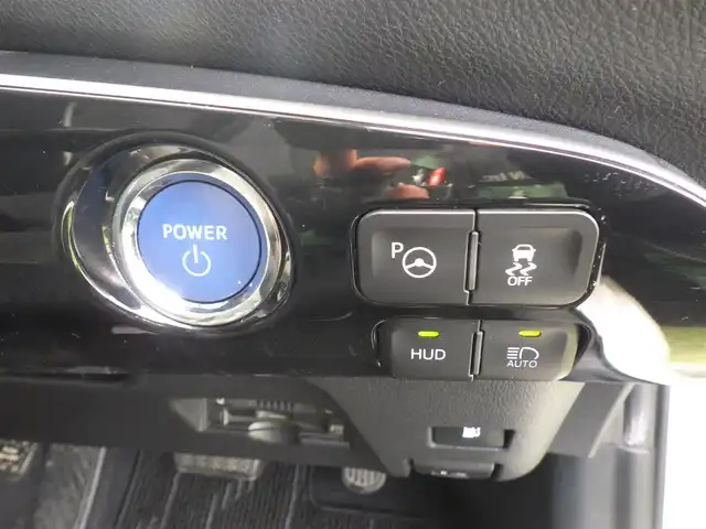 トヨタ プリウス Sセーフティプラス 大阪府 2017(平29)年 6.9万km ホワイトパールクリスタルシャイン Toyota Safety Sense/・プリクラッシュセーフティ/・レーンディパーチャーアラート/・オートハイビーム/純正SDナビ/ワンセグTV/【CD再生機能　Bluetooth接続】/バックカメラ/革巻きステアリング/ETC/LEDヘッドライト/ウインカーミラー/クリアランスソナー/モデリスタフルエアロ/モデリスタ17インチアルミホイール/サイド/カーテンエアバッグ/スマートキー
