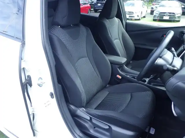 トヨタ プリウス Sセーフティプラス 大阪府 2017(平29)年 6.9万km ホワイトパールクリスタルシャイン Toyota Safety Sense/・プリクラッシュセーフティ/・レーンディパーチャーアラート/・オートハイビーム/純正SDナビ/ワンセグTV/【CD再生機能　Bluetooth接続】/バックカメラ/革巻きステアリング/ETC/LEDヘッドライト/ウインカーミラー/クリアランスソナー/モデリスタフルエアロ/モデリスタ17インチアルミホイール/サイド/カーテンエアバッグ/スマートキー