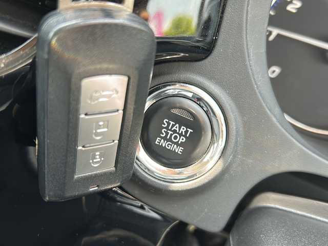 三菱 アウトランダー 24G ナビパッケージ 福島県 2017(平29)年 10.6万km シルキーホワイト ４ＷＤ/純正メモリナビ＆フルセグＴＶ/（ＤＶＤ＆ＢＴ＆ＣＤ＆ＳＤ）/バックカメラ/衝突軽減ブレーキ/レーダークルーズコントロール/レーンキープアシスト/ＥＴＣ/純正１８inアルミホイール/オートライト/ＬＥＤライト/オートハイビーム/フォグランプ/ウィンカーミラー/電動格納ミラー/スマートキー/プッシュスタート/Ｗ＋サイドエアバッグ/横滑り防止装置/ＡＢＳ/ドアバイザー/フロアマット/新車保証書/取扱説明書