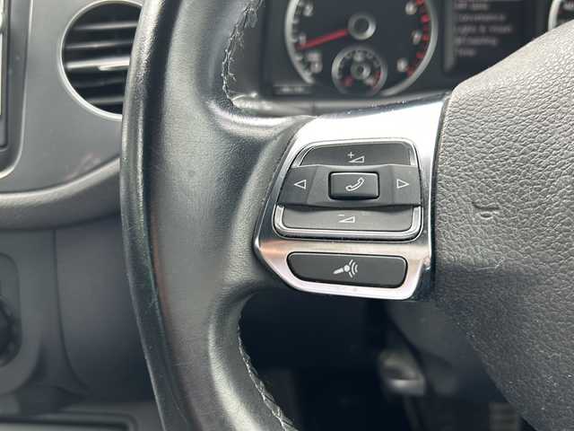 フォルクスワーゲン ティグアン TSI BMテクノ Rライン 福井県 2013(平25)年 14.6万km 黒 キーレス/LEDヘッドライト/フォグランプ/オートライト/ステアリングスイッチ/アイドリングストップ/横滑り防止/電動格納ミラー/ETC/クリアランスソナー/オートブレーキホールド