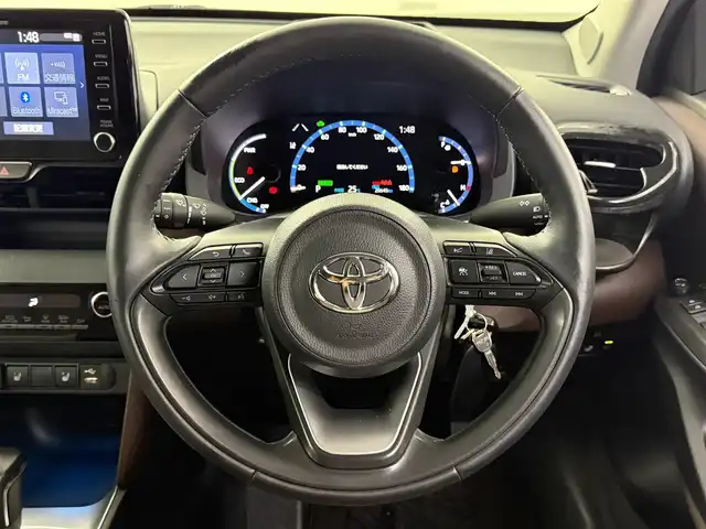 トヨタ ヤリスクロス ハイブリッド Z 埼玉県 2021(令3)年 2.1万km ダークブルーマイカM 純正8型DA ナビ 全方位カメラ BSM HUD ETC　LEDヘッドライト　シートヒーター　ハーフレザーシート　　ドライブレコーダー　レーダークルーズコントロール　オートハイビーム　衝突被害軽減