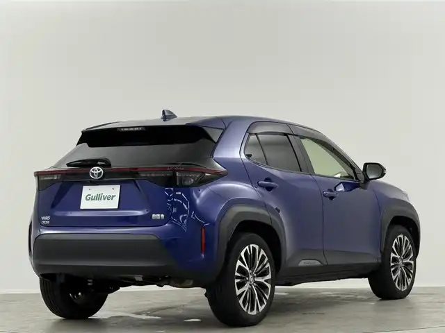 トヨタ ヤリスクロス ハイブリッド Z 埼玉県 2021(令3)年 2.1万km ダークブルーマイカM 純正8型DA ナビ 全方位カメラ BSM HUD ETC　LEDヘッドライト　シートヒーター　ハーフレザーシート　　ドライブレコーダー　レーダークルーズコントロール　オートハイビーム　衝突被害軽減