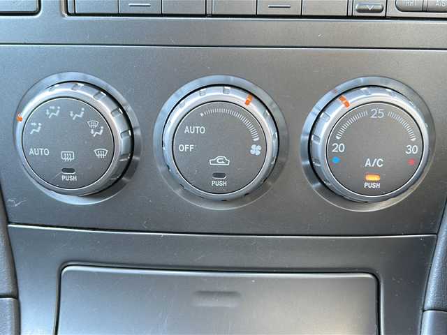 スバル フォレスター クロススポーツ 2．0T 岐阜県 2005(平17)年 15.6万km ピュアホワイト /ワンオーナー//メーカーOP 7インチHDDナビ/(FM/AM/MD/DVD/CD)//メーカーOP/(キセノンヘッドランプ)/(運転席パワーシート)//momo ステアリング//前席シートヒーター//純正フロアマット//純正17インチアルミホイール//純正ドアバイザー//ETC