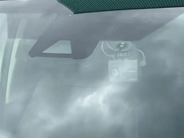 トヨタ ヤリスクロス ハイブリッド 福岡県 2020(令2)年 5.3万km ブラックマイカ/ホワイトパールクリスタルシャイン 2トーン シートヒーター/フロントモデリスタエアロ/エンジンスタートボタン/アイドリンクストップ/Bluetooth接続/ETC/車外全方位カメラ/ドライブレコーダー/運転席パワーシート/レーンキープアシスト/オートライト/オートマチックハイビーム