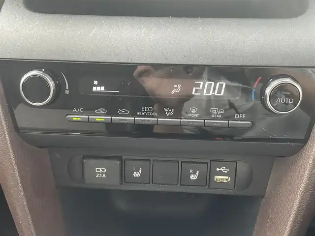 トヨタ ヤリスクロス ハイブリッド 福岡県 2020(令2)年 5.3万km ブラックマイカ/ホワイトパールクリスタルシャイン 2トーン シートヒーター/フロントモデリスタエアロ/エンジンスタートボタン/アイドリンクストップ/Bluetooth接続/ETC/車外全方位カメラ/ドライブレコーダー/運転席パワーシート/レーンキープアシスト/オートライト/オートマチックハイビーム