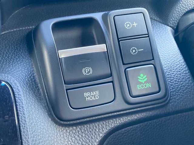 ホンダ Ｎ ＢＯＸ カスタム L 愛媛県 2022(令4)年 3万km プラチナホワイトパール 社外ナビ(MDV-D208BT ) /・CD Bluetooth SD USB AUX /バックカメラ /片側パワースライドドア /前方ドライブレコーダー /ETC /衝突軽減ブレーキ /レーンキープアシスト /レーダークルーズ /コーナーセンサー/オートブレーキホールド/LEDオートライト/●左右独立式リアセンターアームレスト/●コンビニフック付シートバックテーブル（運転席/助手席）/●9灯式フルLEDヘッドライト/●運転席&助手席シートヒーター/●充電用USBジャック2個口/●2列目ロールサンシェード