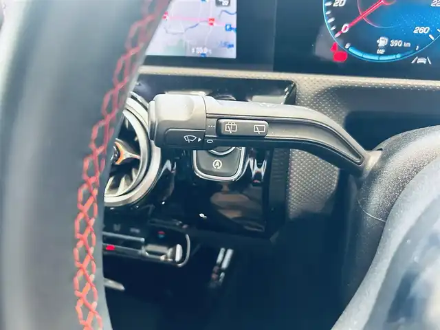 メルセデス・ベンツ Ａ２００ｄ AMGライン 大阪府 2022(令4)年 1.9万km ポーラホワイト アドバンスドP/レーダーセーフティP/HUD/ACC/純正ナビ/TV/360度カメラ/純正18インチAW/LEDヘッドライト/アンビエントライト/ハーフ革/シートヒーター/ブラインドスポット/クリアランスソナー/パドルシフト/ETC/ドラレコ