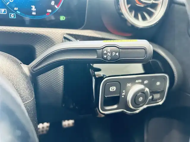 メルセデス・ベンツ Ａ２００ｄ AMGライン 大阪府 2022(令4)年 1.9万km ポーラホワイト アドバンスドP/レーダーセーフティP/HUD/ACC/純正ナビ/TV/360度カメラ/純正18インチAW/LEDヘッドライト/アンビエントライト/ハーフ革/シートヒーター/ブラインドスポット/クリアランスソナー/パドルシフト/ETC/ドラレコ