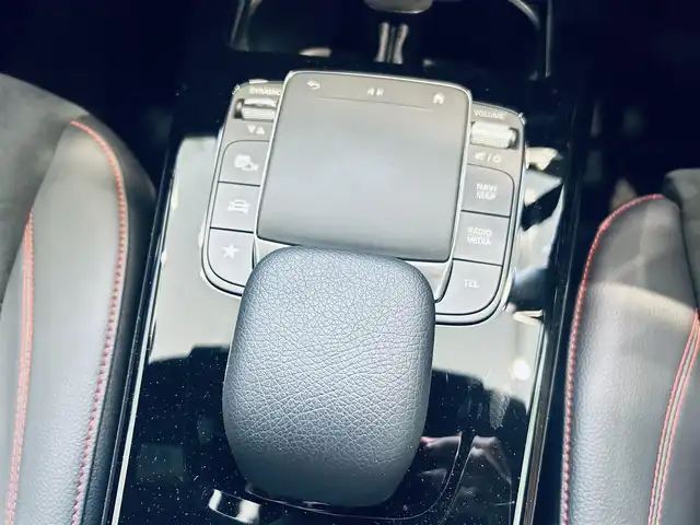 メルセデス・ベンツ Ａ２００ｄ AMGライン 大阪府 2022(令4)年 1.9万km ポーラホワイト アドバンスドP/レーダーセーフティP/HUD/ACC/純正ナビ/TV/360度カメラ/純正18インチAW/LEDヘッドライト/アンビエントライト/ハーフ革/シートヒーター/ブラインドスポット/クリアランスソナー/パドルシフト/ETC/ドラレコ