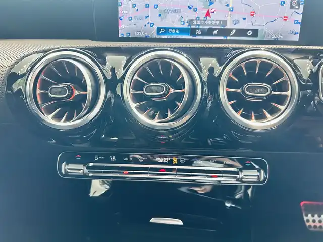 メルセデス・ベンツ Ａ２００ｄ AMGライン 大阪府 2022(令4)年 1.9万km ポーラホワイト アドバンスドP/レーダーセーフティP/HUD/ACC/純正ナビ/TV/360度カメラ/純正18インチAW/LEDヘッドライト/アンビエントライト/ハーフ革/シートヒーター/ブラインドスポット/クリアランスソナー/パドルシフト/ETC/ドラレコ