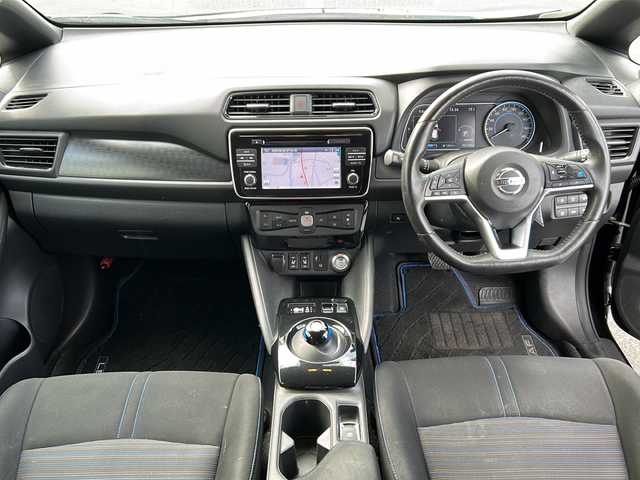 日産 リーフ G 岐阜県 2019(令1)年 9.7万km スーパーブラック 登録時走行距離96318km/純正ナビ/全方位モニター/ワンセグテレビ/デジタルインナーミラー/ハンドルヒーター/ブラインドスポットモニター/シートヒーター/ドライブレコーダー/純正アルミホイール/純正フロアマット/ビルトインＥＴＣ/LEDヘッドライト/スマートキー/プッシュスタート/スペアキー/ドアバイザー