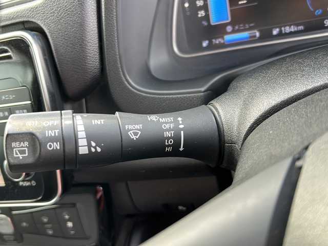 日産 リーフ G 岐阜県 2019(令1)年 9.7万km スーパーブラック 登録時走行距離96318km/純正ナビ/全方位モニター/ワンセグテレビ/デジタルインナーミラー/ハンドルヒーター/ブラインドスポットモニター/シートヒーター/ドライブレコーダー/純正アルミホイール/純正フロアマット/ビルトインＥＴＣ/LEDヘッドライト/スマートキー/プッシュスタート/スペアキー/ドアバイザー