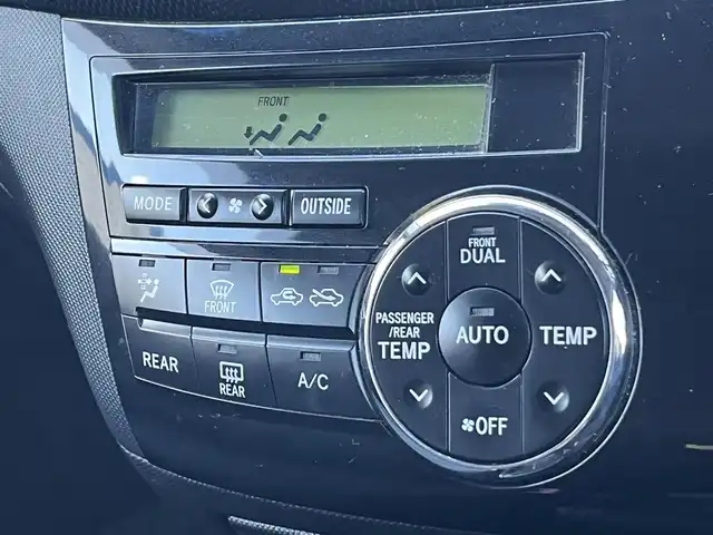 トヨタ エスティマ アエラス 栃木県 2014(平26)年 14.2万km ブラック (株)IDOMが運営する【じしゃロン宇都宮店】の自社ローン対象車両になります。こちらは現金ご利用時の価格です。自社ローンご希望の方は別途その旨お申付け下さい。/純正ナビ/バックカメラ/フルセグ/Ｂｌｕｅｔｏｏｔｈ/フリップダウンモニター/ビルトインＥＴＣ/両側パワースライドドア/クルーズコントロール/４ＷＤ/スマートキー/プッシュボタンスタート